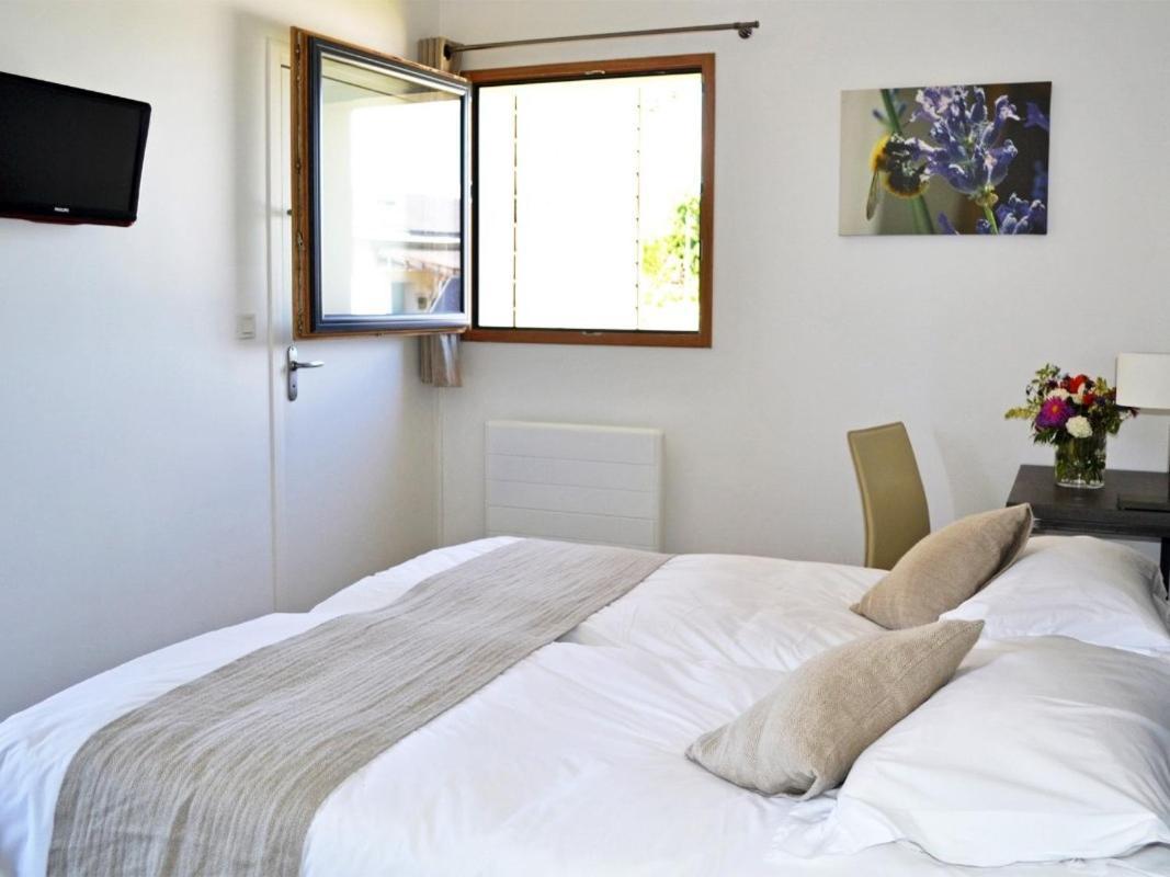 Gites & Tiny Houses Les Hauts De Toulvern Baden Room photo